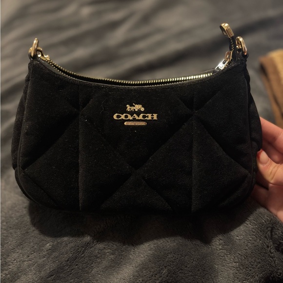 Coach Teri Hobo With Quilting Velvet And Smooth Leather Gold/Black - Picture 1 of 7